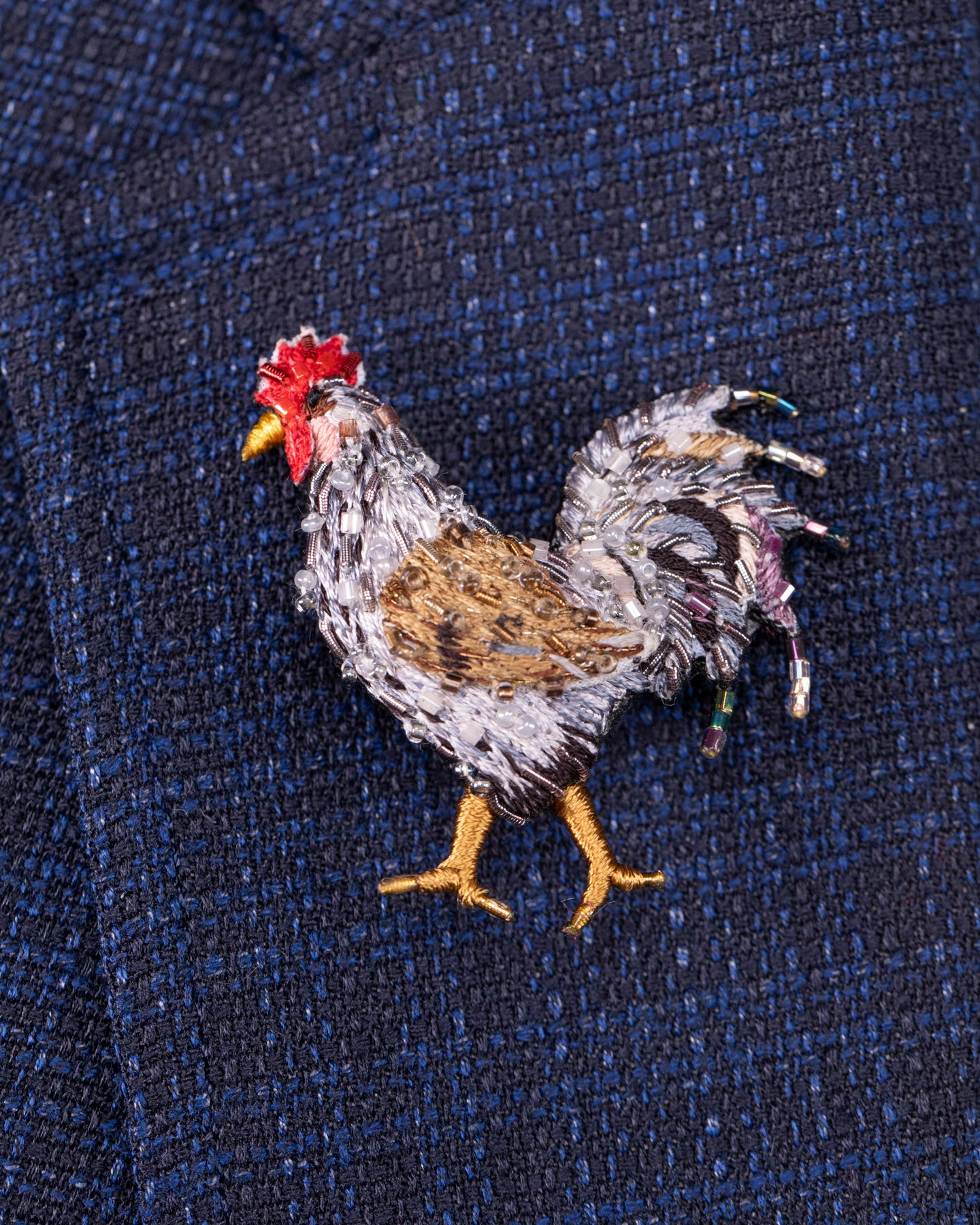 Red Pyle Old English Gamefowl Beaded Brooch Pin - Trovelore